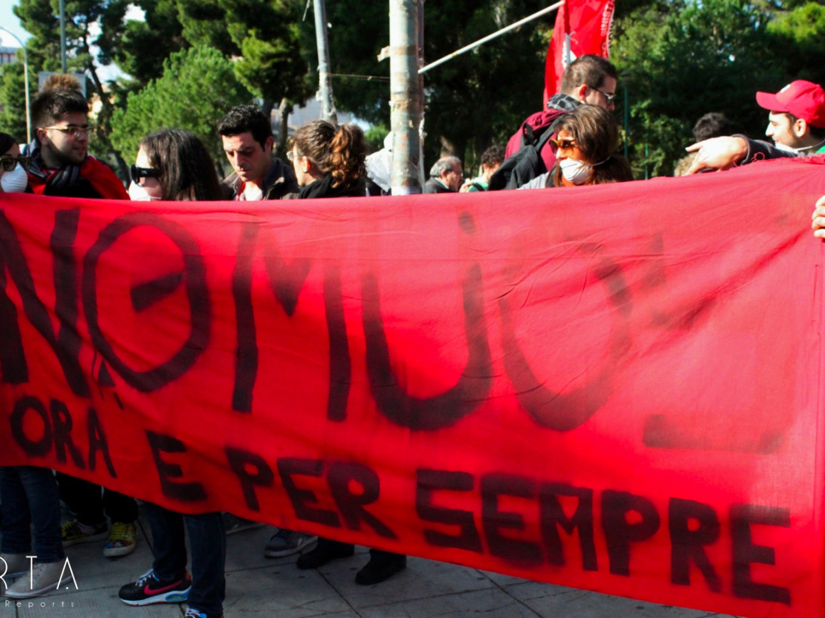 LA PROTESTA DEI COMITATI NO MUOS APPRODA A PALERMO – 25 NOVEMBRE 2011